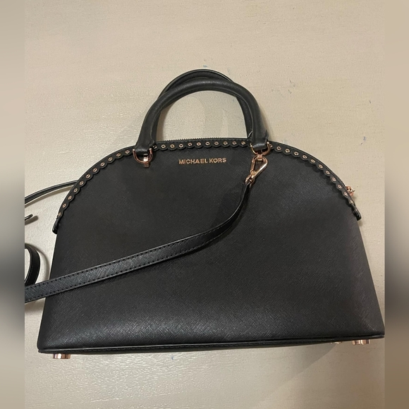 Michael kors black saffiano leather crossbody bag with scalloped detail - Picture 2 of 4